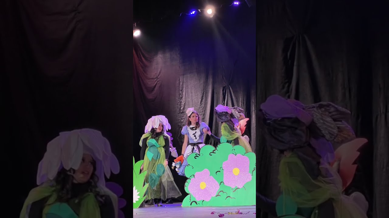 Alicia en el país de las maravillas ♠️