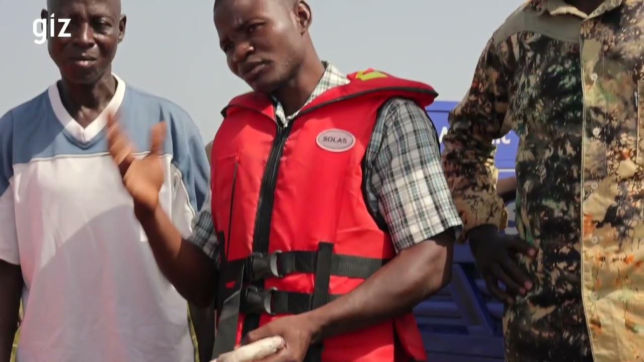 Fischzucht in schwimmenden Käfigen: Einkommens- und Ernährungssicherheit in Burkina Faso