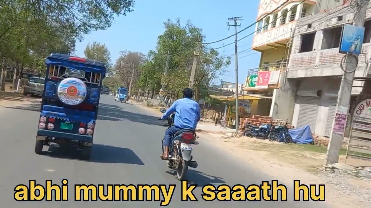 North s south apne mummy papa k saath bike mae