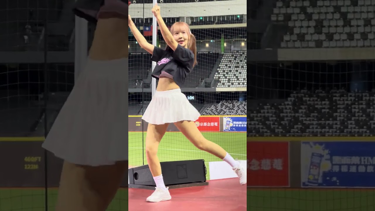 🗓️2025.08.13 📷崔荷潾cam 🏟️台北大巨蛋 ⚾️4局下 🎶征服對手 ⚾️4局下半 🎶球員應援：林立 #崔荷潾⁶⁷ #樂天女孩 #RakutenGirls 