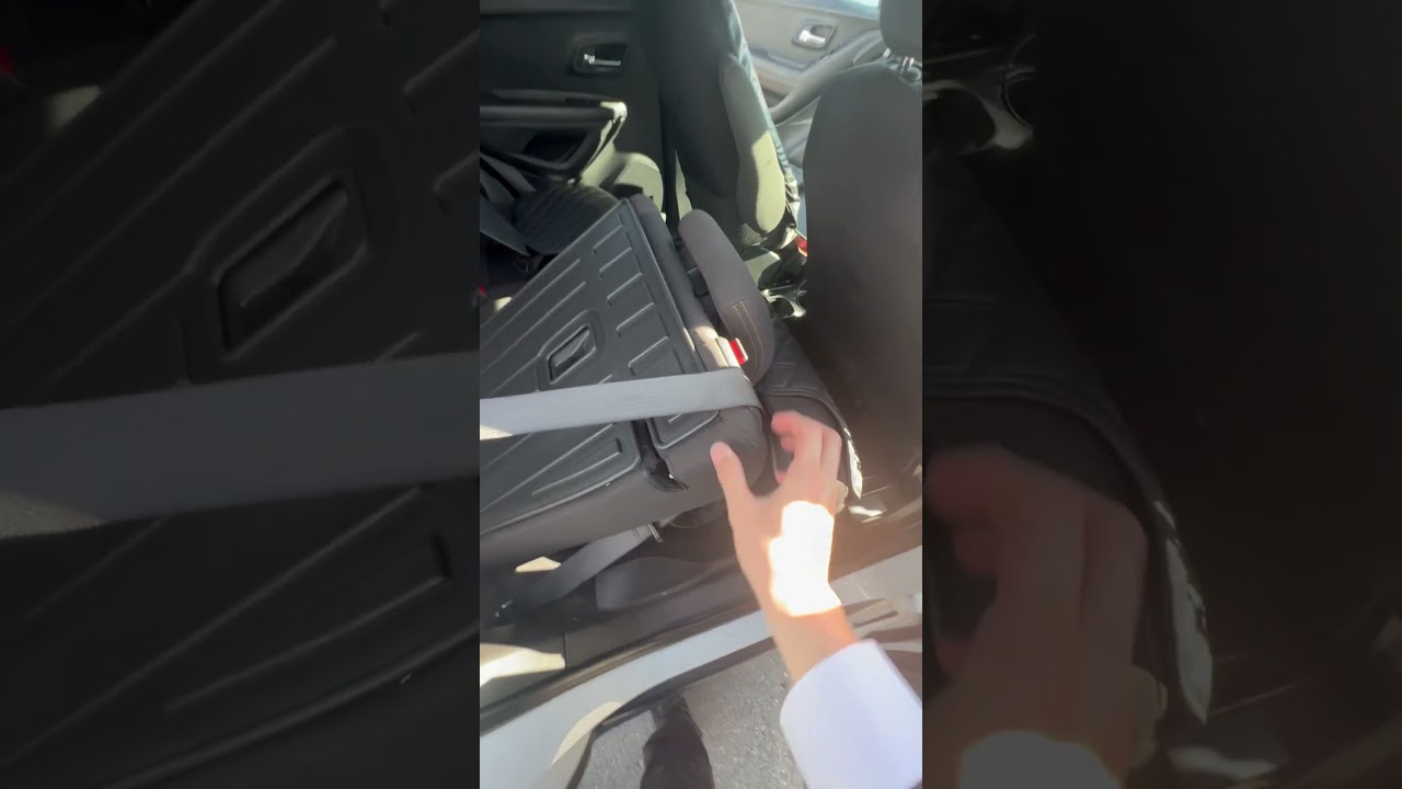 How to fold rear seats for Chevy Trax - Como doblar asientos traseros en Chevy Trax