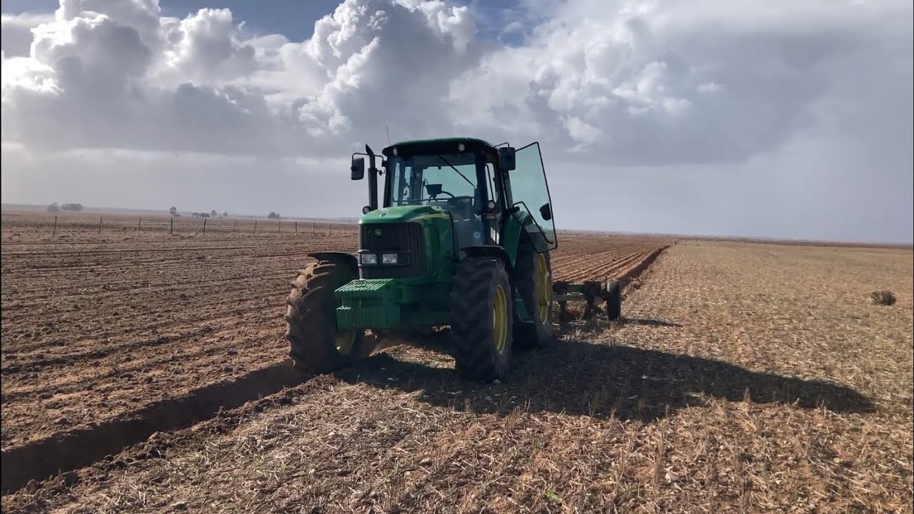 Some More Tillage with John Deere 6620 and Renualt Ares