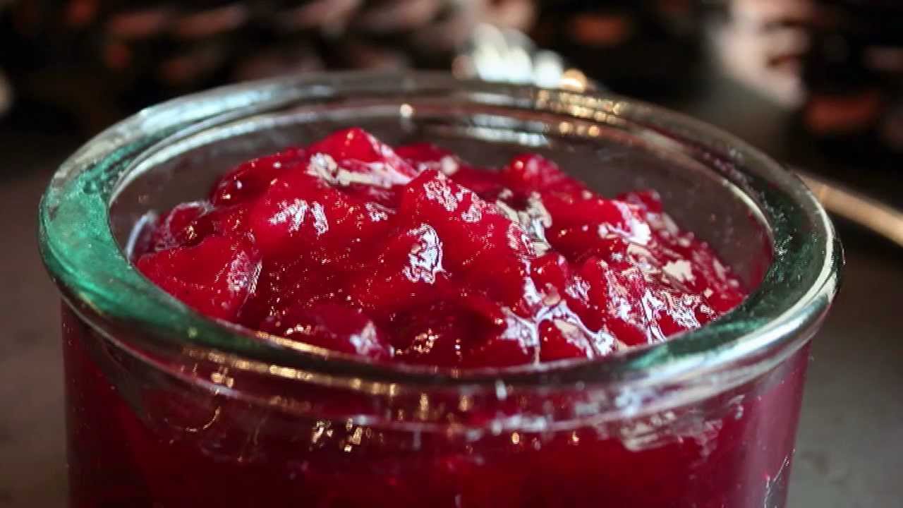 Ginger Pear Cranberry Sauce -- Thanksgiving Holiday Cranberry Sauce Recipe