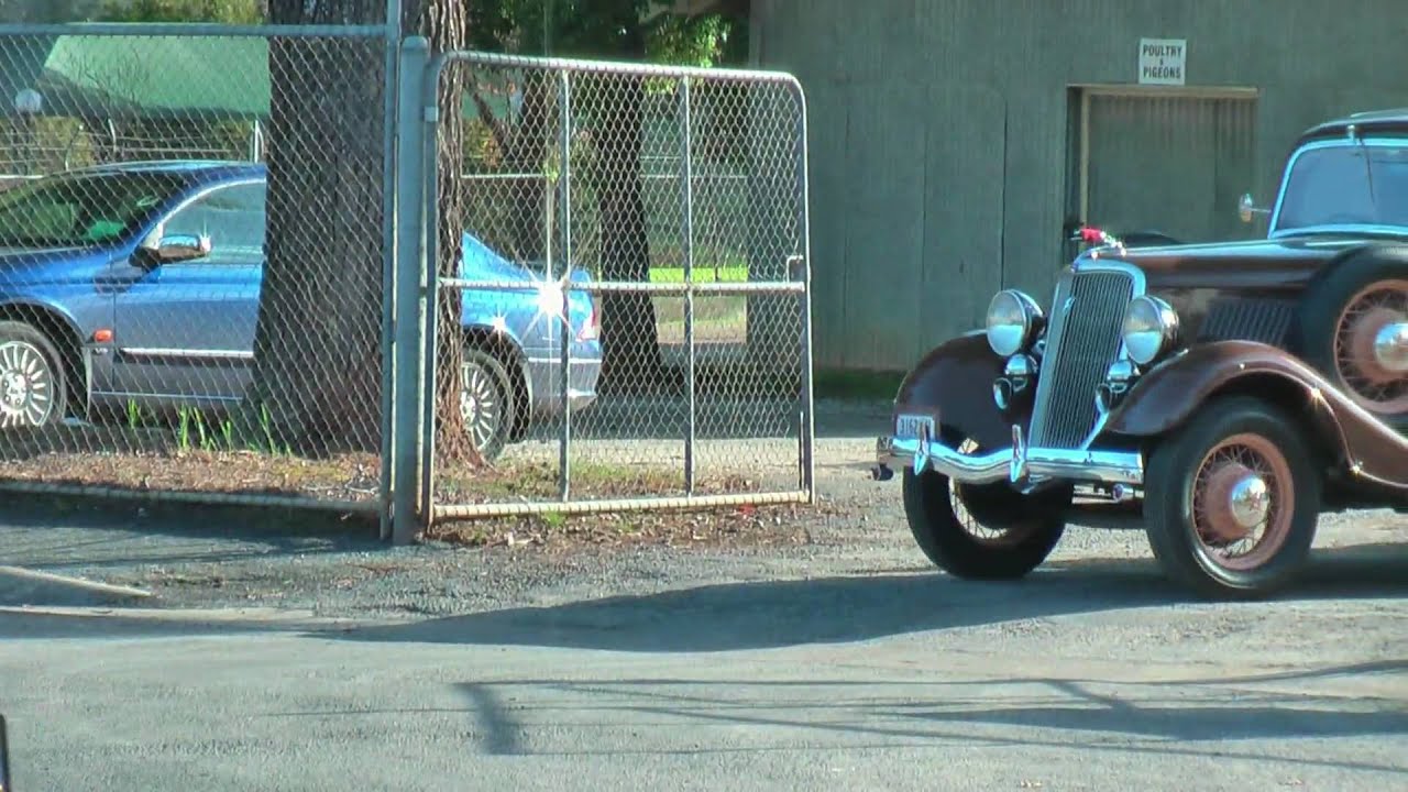 Early Ford V8 Tanunda departure