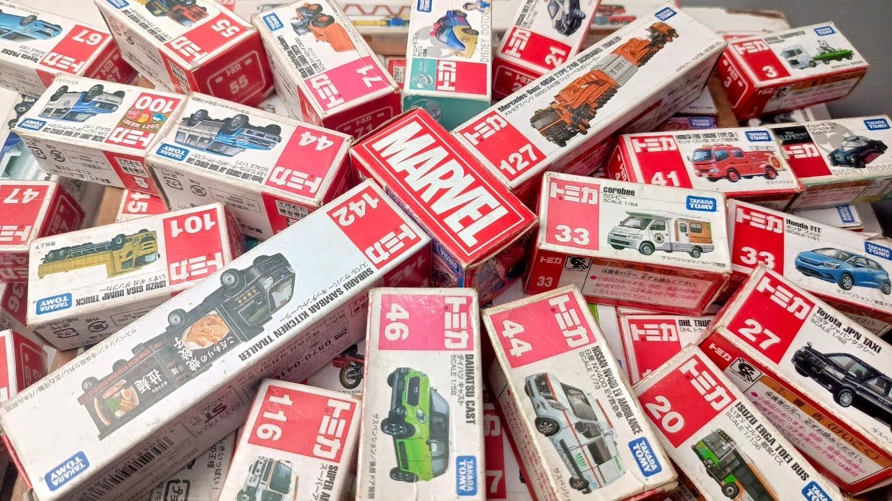 トミカミニカーが箱に盛り沢山!収納するよ。トミカのベストコレクションを動画でまとめました! -