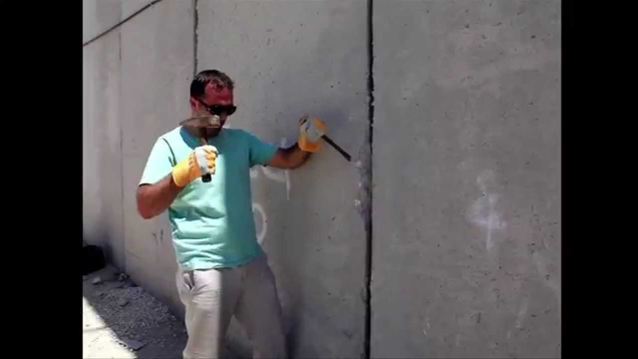 Khaled Jarrar Whole in the Wall
