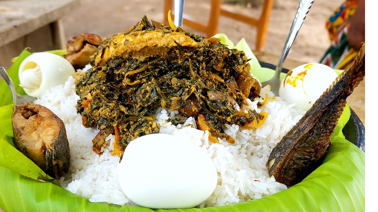 Make The Best Palava Sauce Stew With Me || Kontomire Stew Ghana #villagecooking #africanfood #foodie