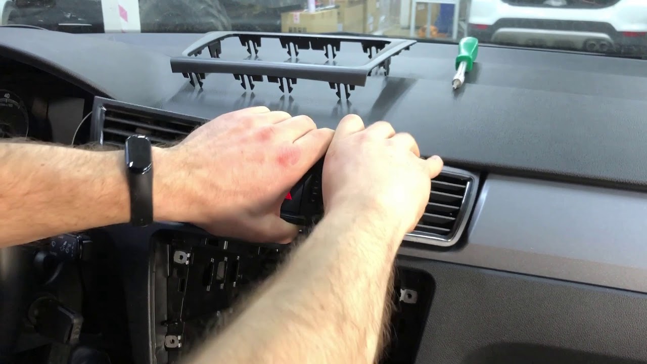 SKODA RAPID - Яндекс Авто установка