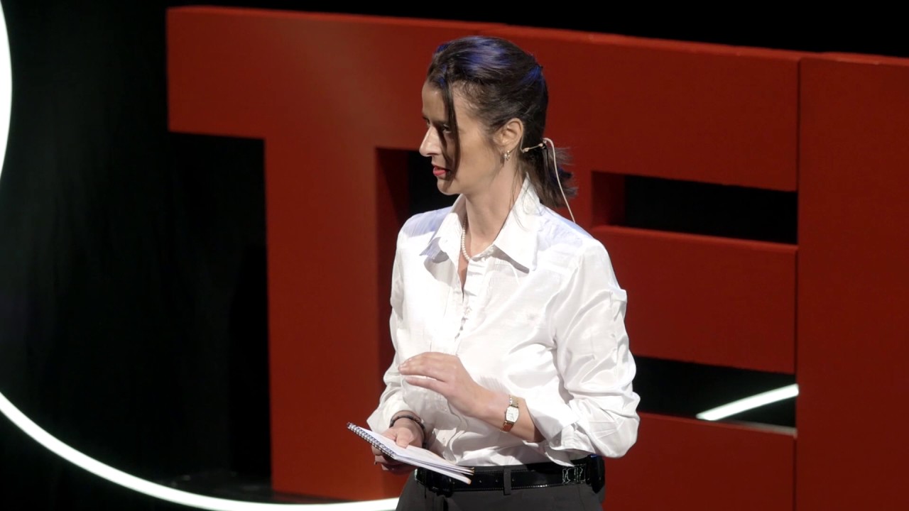 Tot ce știam despre succes e greșit | Andreea Roșca | TEDxCluj