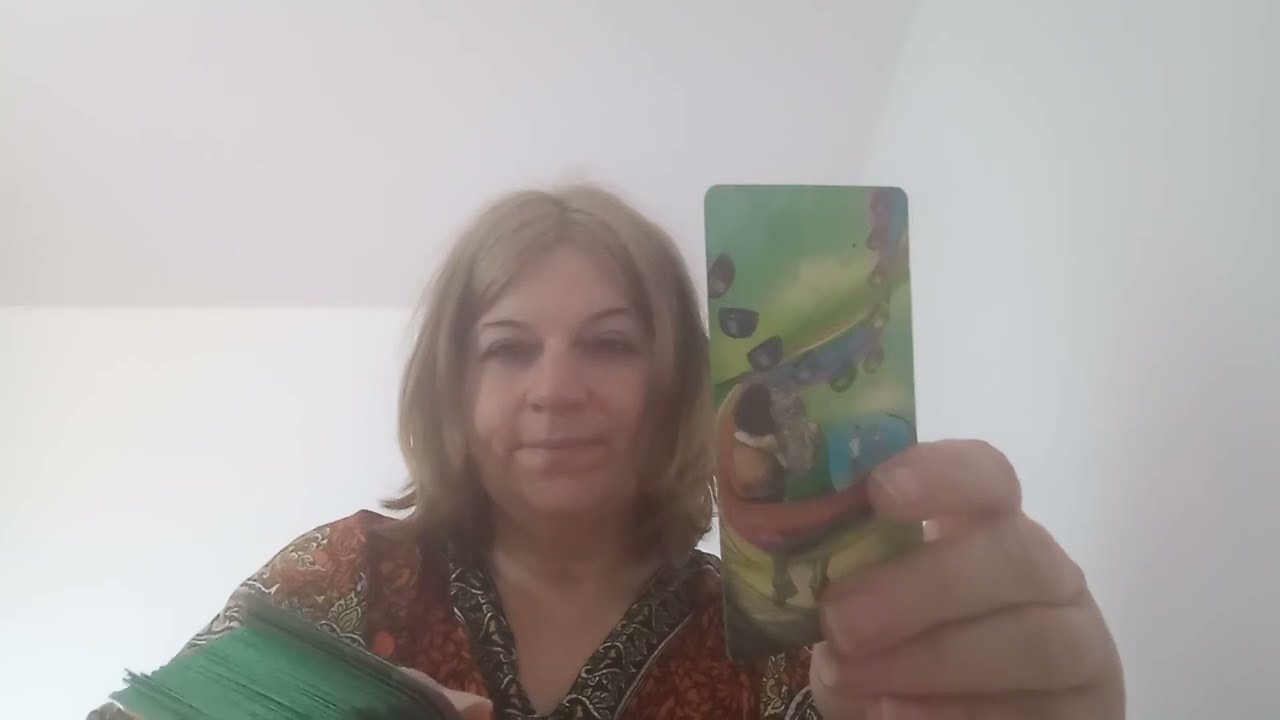 Nebunie! NU poate lasa pe nimeni sa te atinga, este obsedat de tine!!...