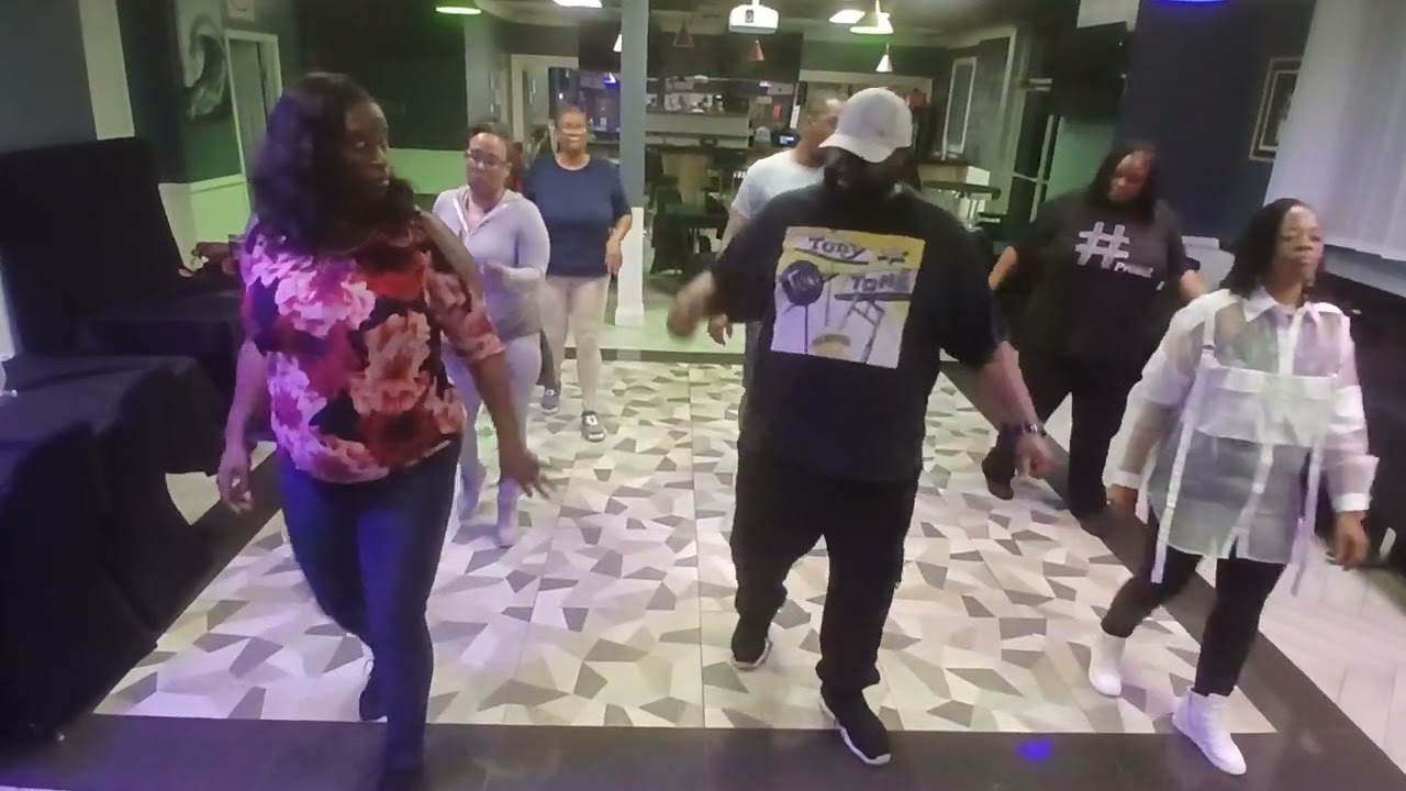 Love In The Middle Line Dance