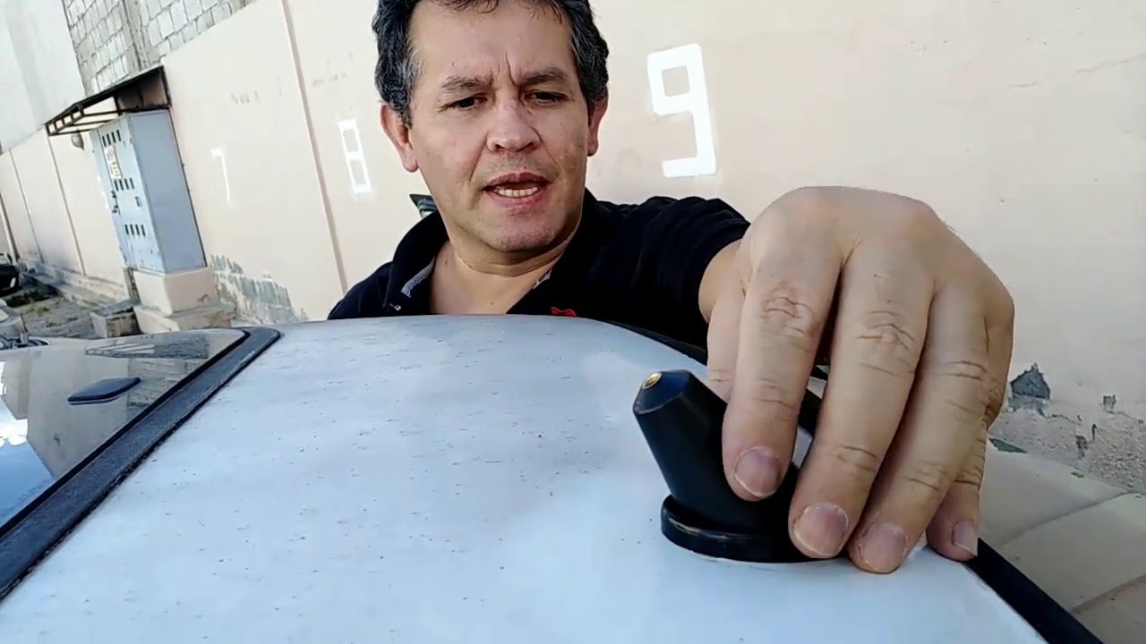Cómo Cambiar Antena de Radio de Auto