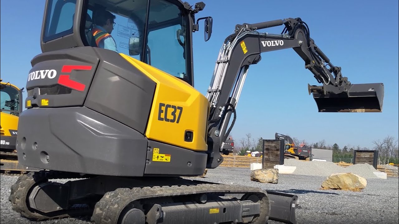 EC37 Excavator Training by Volvo - Earthmoving from Herc Rentals