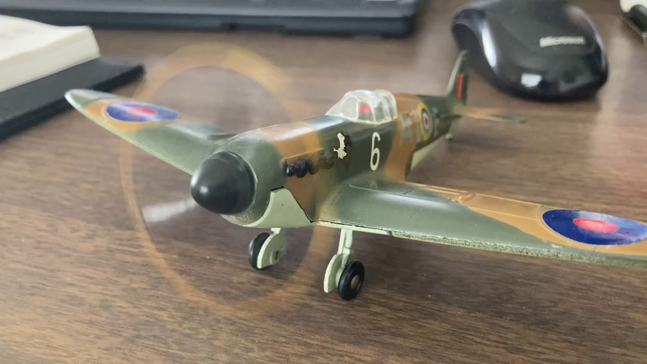 Dinky Toys Meccano Ltd. (Made in England) Spitfire MK II