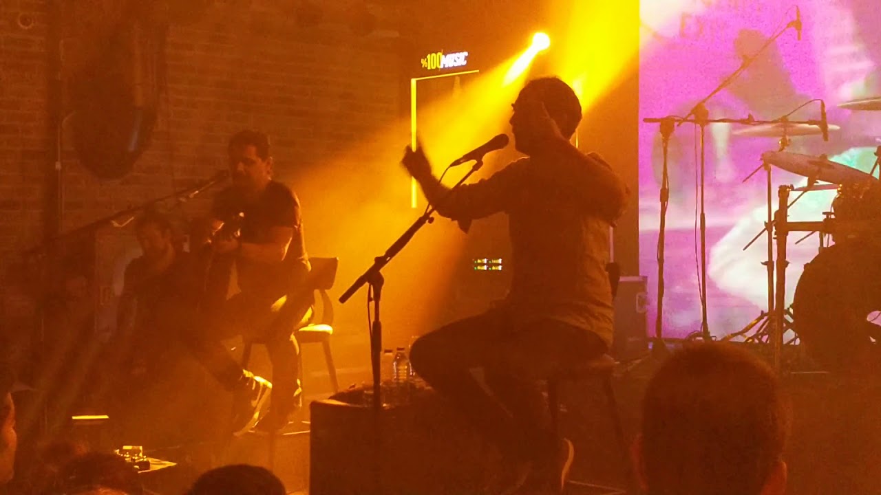 mor ve ötesi - dünya yalan söylüyor (akustik @ kayıkhane)