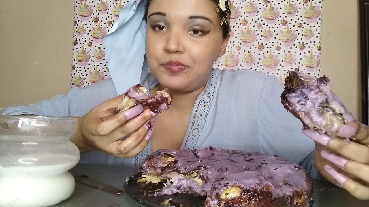 Gooey blue berry cinnamon rolls 🫐 and a glass of 🥛 milk 