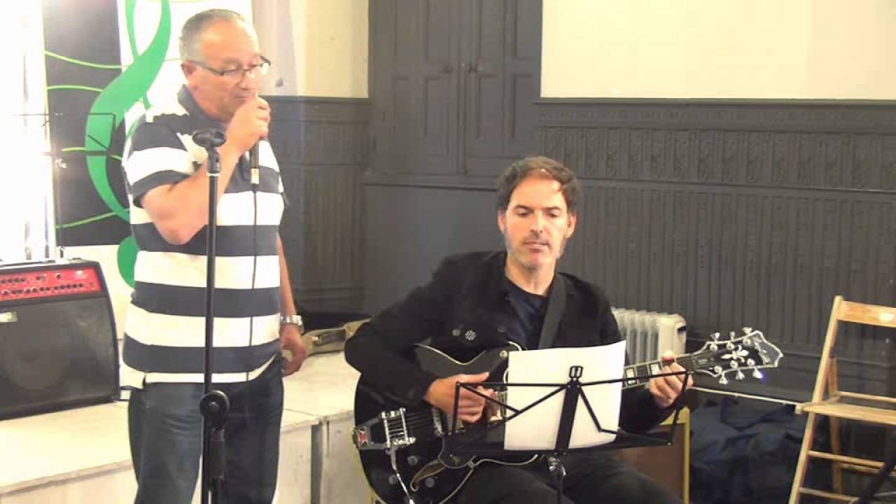 VOZ E GUITARRA EL&Eacute;CTRICA