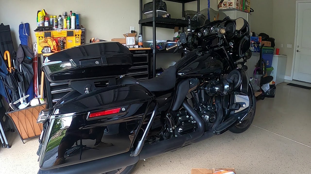 2022 Street Glide ST Gets a Bunch of New Parts