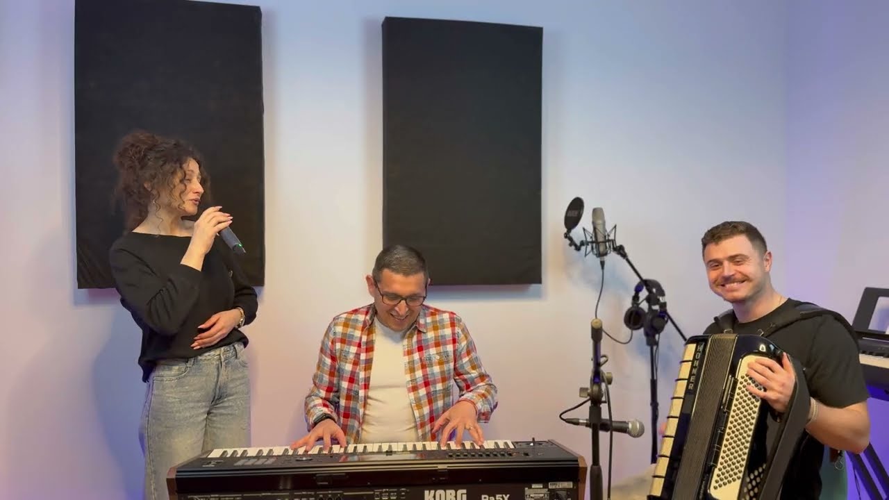 Formația Bebe Ciuraru - O bătrână într-o gară