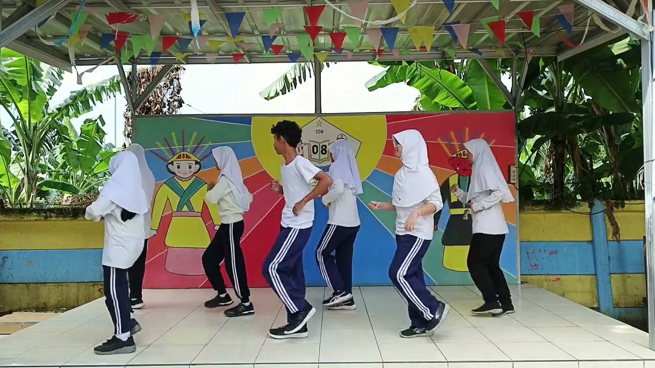 Senam Anak Indonesia Hebat oleh SDN Meruya Utara 08