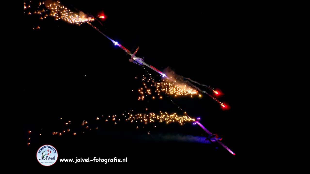 Nightflight Aerobatic Glider Towing - Segelflugmesse 2023 - Luca Baumann / Dominik Grebe