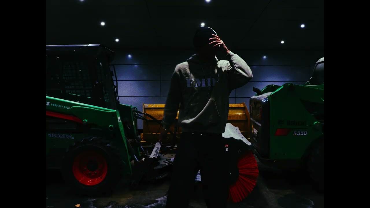 Kromow - YSL Sweats (Official Music Video)