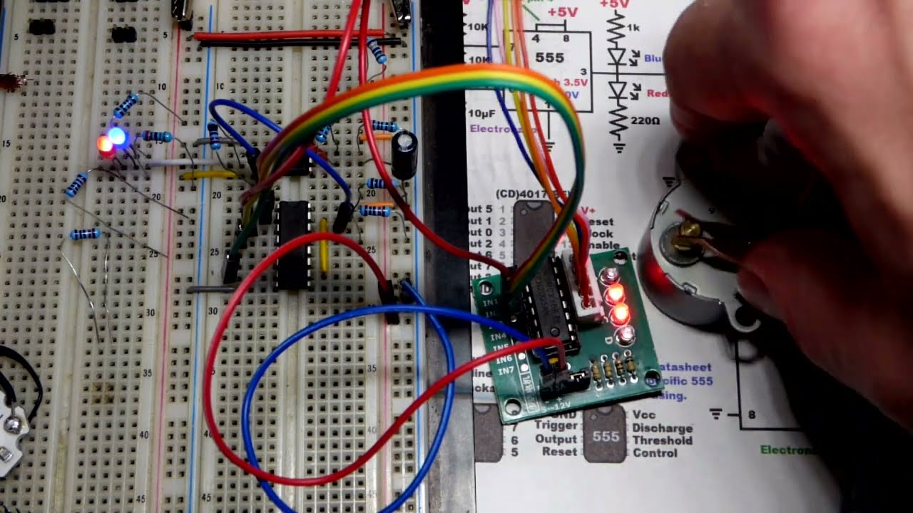 Stepper motor module controlled with 4017 decade counter and astable mode 555 timer