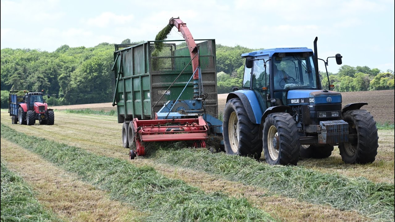 Silage 2023 - Lifting Grass with Reco Mengele & Ford NH 8340 plus Massey Fergusons 6290 & 6490