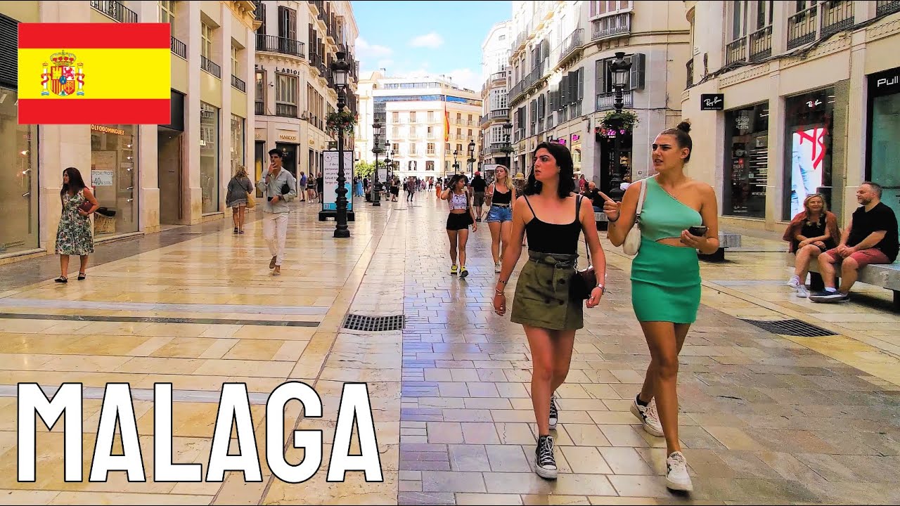 Old European Southern Resort City Relaxing Walking Tour | Malaga in october, Spain [4K]