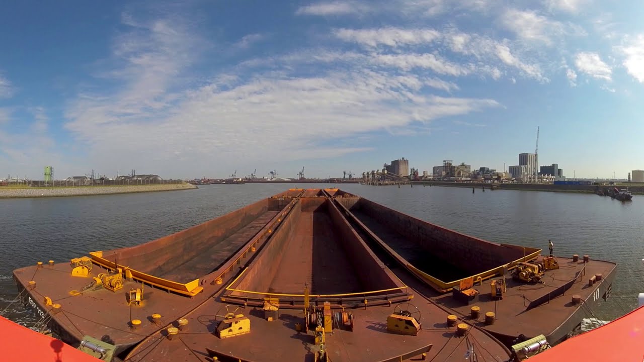360 tour push boat thyssenkrupp Veerhaven / 360graden film aan boord van een duwboot van Veerhaven