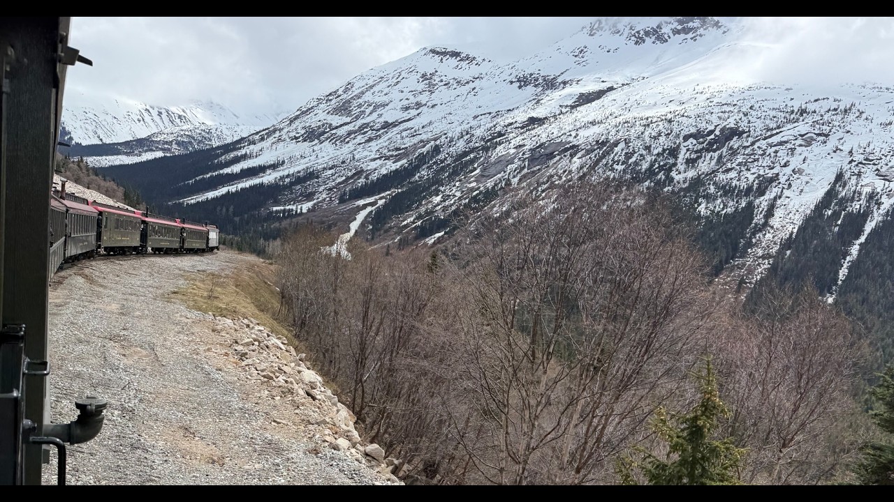 Железная дорога White Pass and Yukon Route, &laquo;Живописная железная дорога мира&raquo;, в Скагуэе, Аляска.