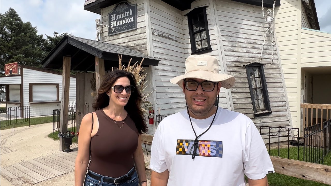 Newly Refurbished Haunted Mansion Walkthrough at Goebbert’s Pumpkin Farm!