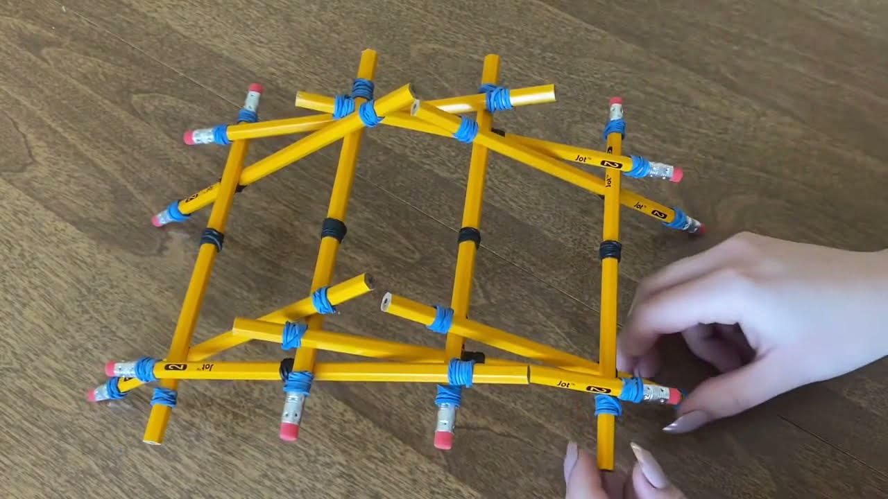 Da Vinci Bridge - Made with Pencils and Rubber Bands