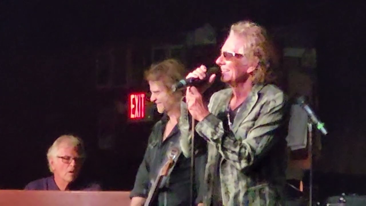 Miracles Starship featuring Mickey Thomas The Coach House 072025