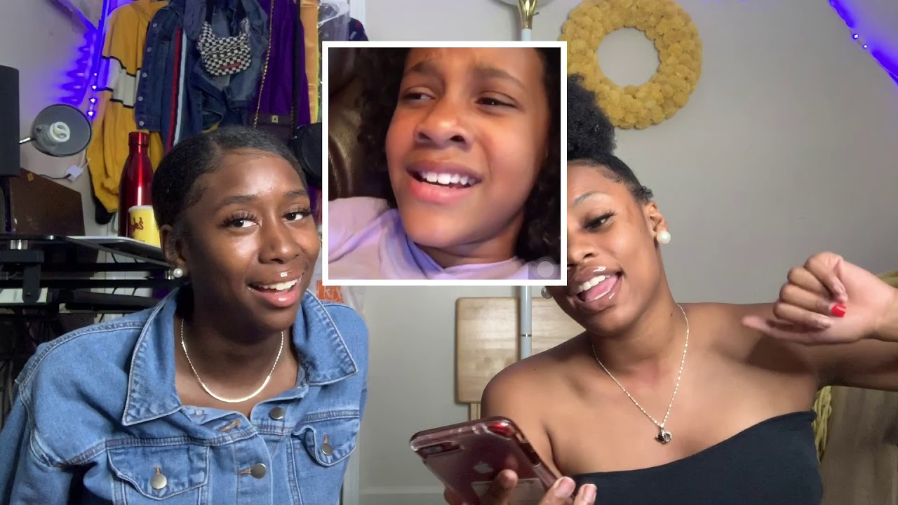 WE REACTED TO OUR SUBSCRIBERS SINGING VIDEOS (SUPER FUNNY)