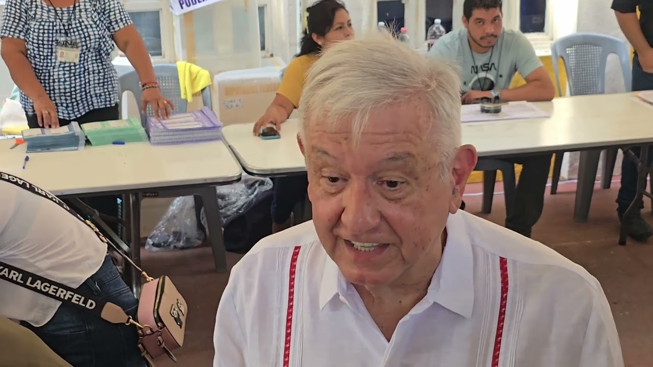 Desde Palenque, Chiapas, el expresidente Andr&eacute;s Manuel L&oacute;pez Obrador ejerci&oacute; su derecho al voto.