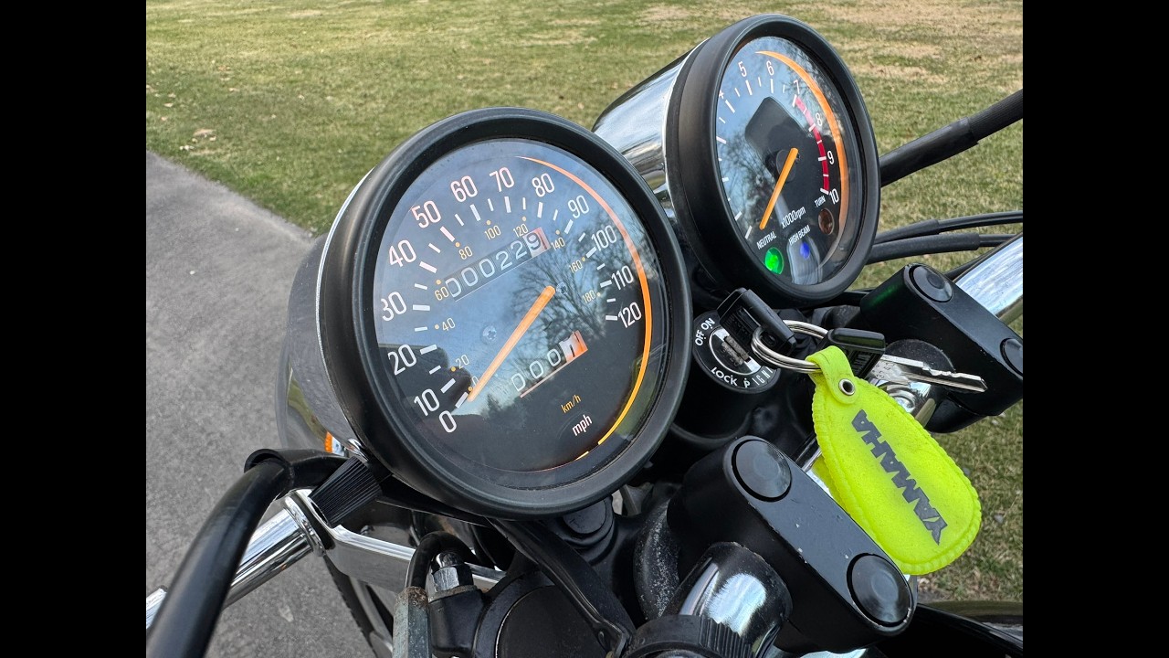 1979 Yamaha SR500 with 29 original miles. Walk around - cold start - safety demonstration :)