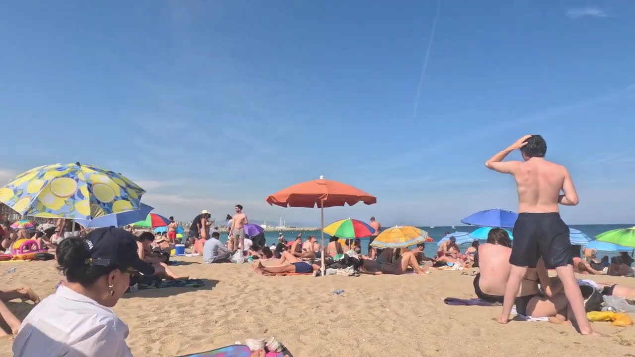 Benidorm's Coastal Charm: A 4K Beachfront Stroll | Espa&ntilde;a's Best 2023