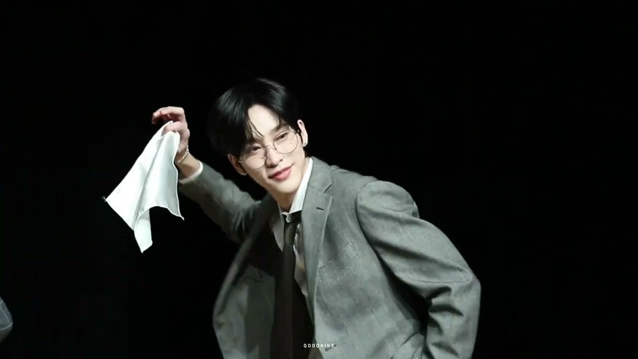 [FanCam] 220219 OnlyOneOf  suit dance :: 온리원오브 나인(NINE) focus