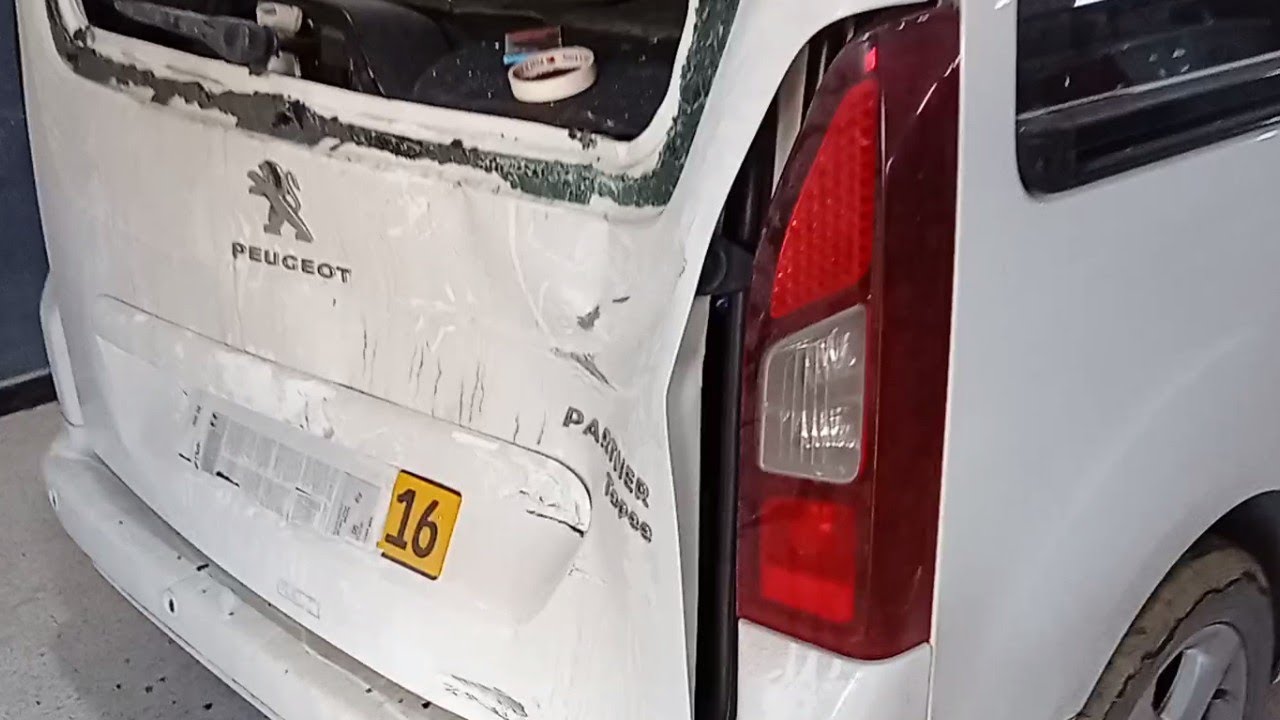 سمكرة السيارات في الجزائر تصليح باب خلفي لسيارة (تيبي) بدون طلاء يحي بوسعادة 0782769862