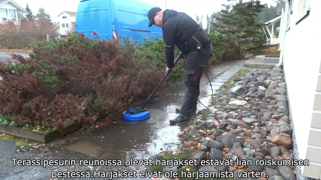 Pihalaattojen puhdistus terassipesurilla