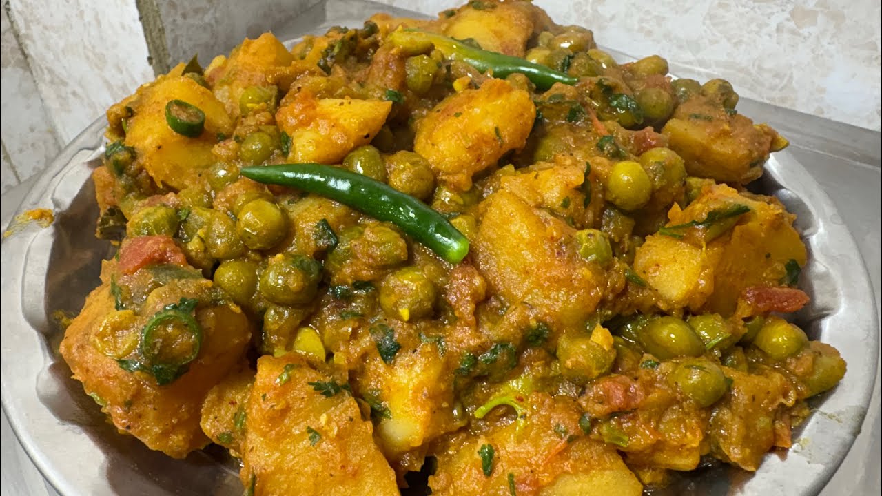 Aloo matar ki sabji || bohot hi Asan banane me or bohot hi testy || in our style #Thekitchenqueen