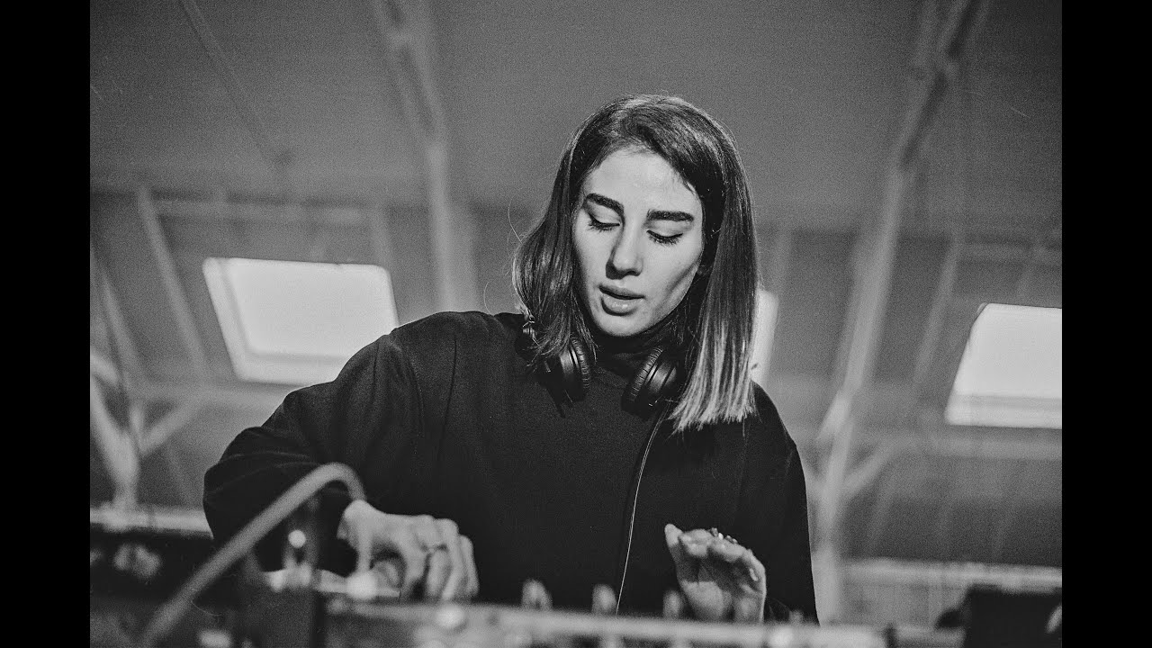Sian presents on Twitch - Set for Octopus Recordings