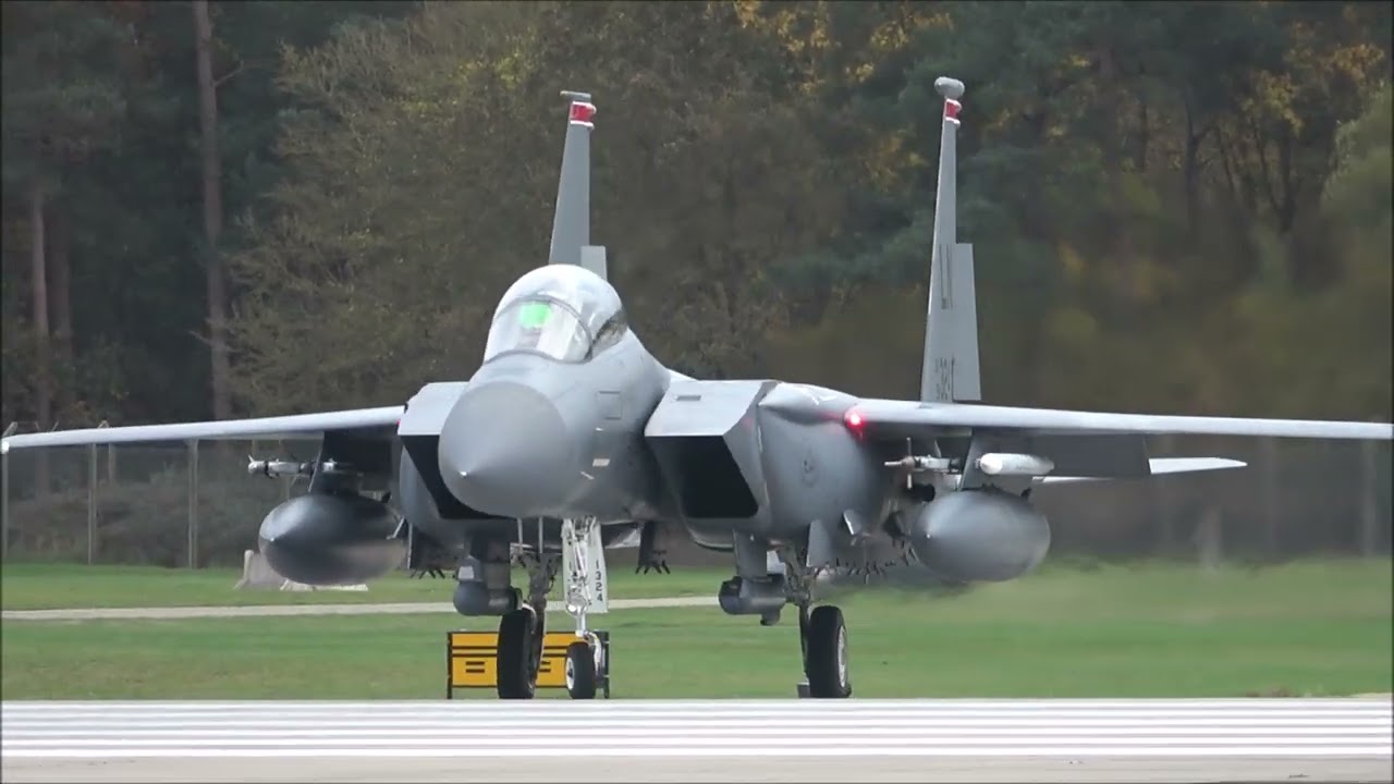 Excellent Afternoon at RAF Lakenheath, Mass launch of 28 aircraft!. 8x F-15Es & 20x F-35A Lightnings