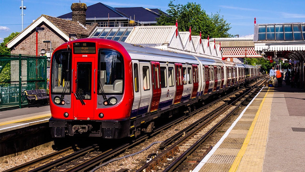 S stock tube train, S7 rolling stock of London Underground, London District line