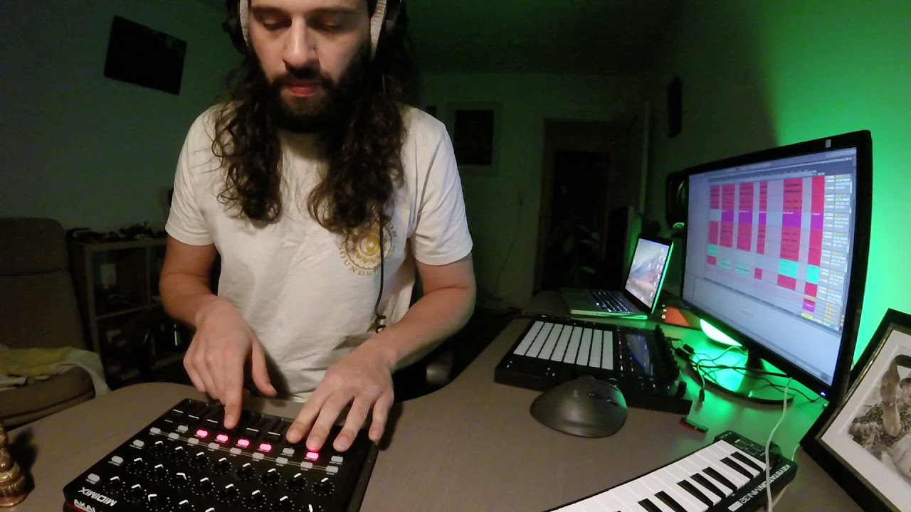 Dub Mix Live on Akai Midi Mix // Haghbin - Mo Fyah