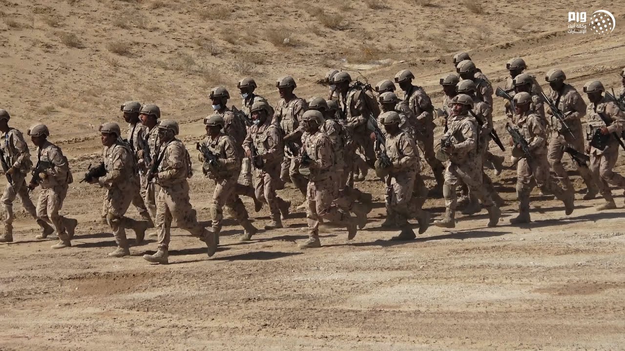 البواردي يشهد تخريج دورة الجامعيين الـ38 في كلية زايد الثاني العسكرية
