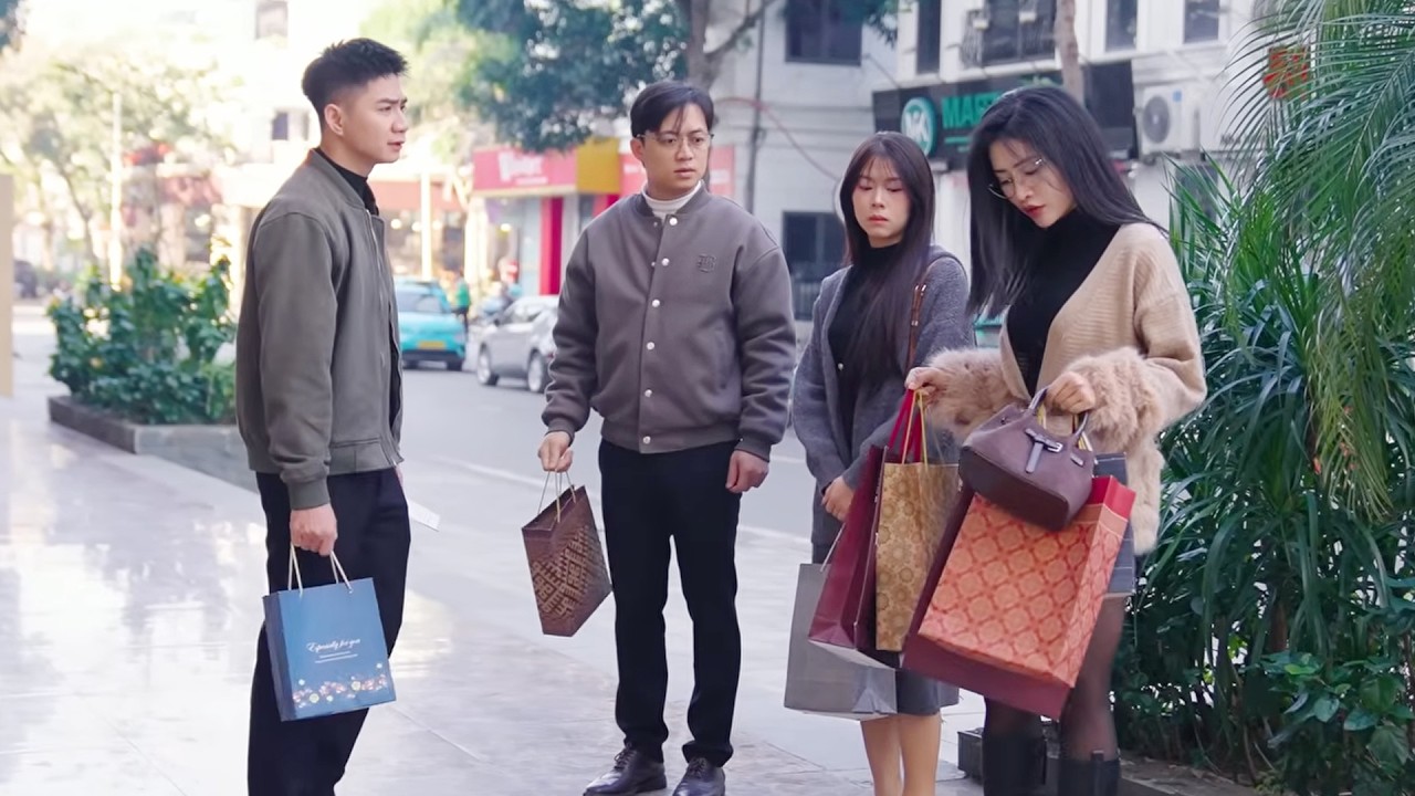 BAO ĐỒNG NGHIỆP MUA ĐỒ NHÂN DỊP NHẬN THƯỞNG ĐỒNG NGHIỆP KHÔNG NỂ NANG MUA CẢ LỐ VÀ CÁI KẾT