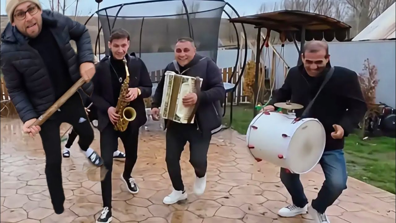 Cornel a dat LĂUTARII AFARĂ din curte 😳 DEZASTRU total!