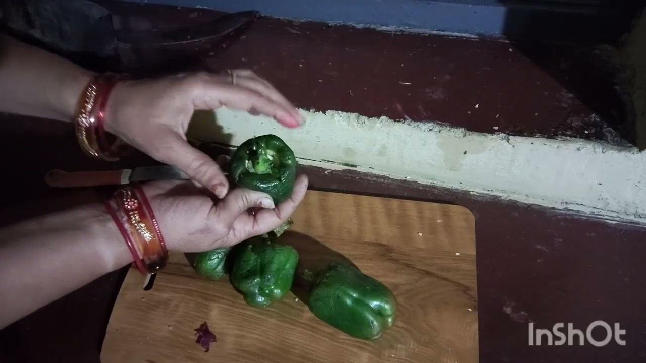 गांव से शहर ए सब्जी लेकर#भरवा शिमला मिर्च बुंदेलखंड की फेमस, 👌 डिश# 